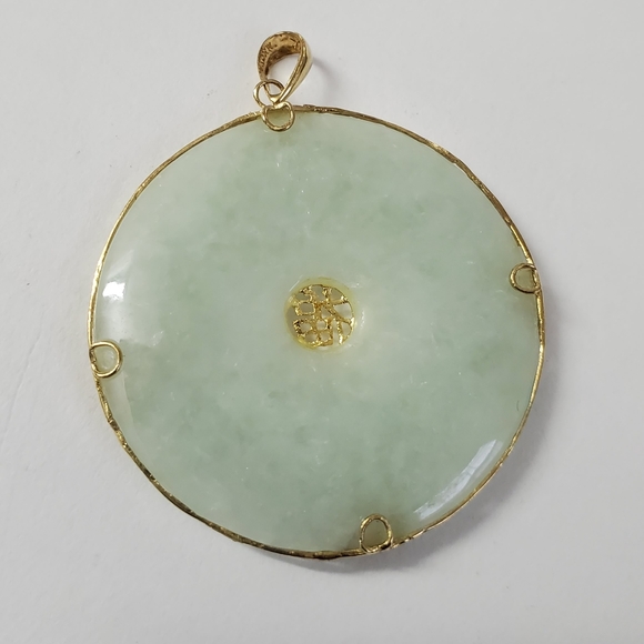 14K Gold Jade Pendant - Picture 3 of 5